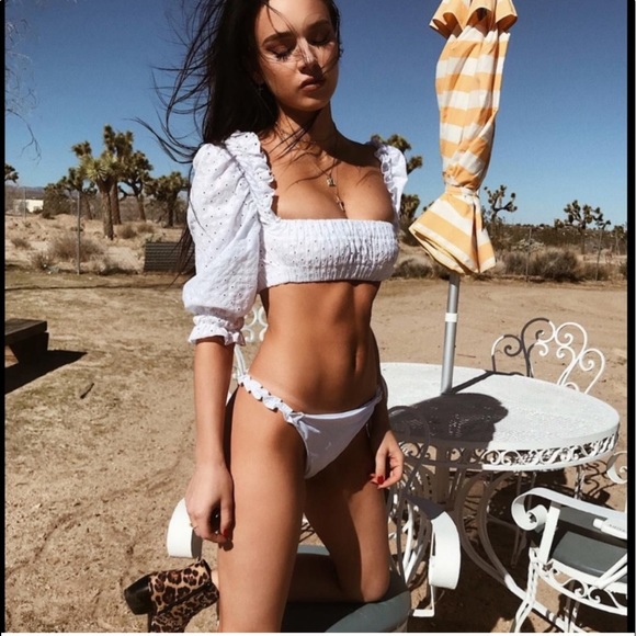 ARE YOU AM I Sappha Eyelet Top White Puff sleeve Balloon Sleeve Ruffle Bra Crop - Picture 6 of 16